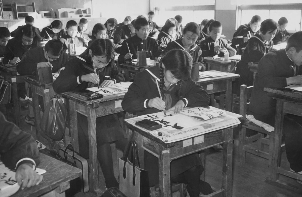 Essential Kanji for Japanese Learners — 200 Characters to Know